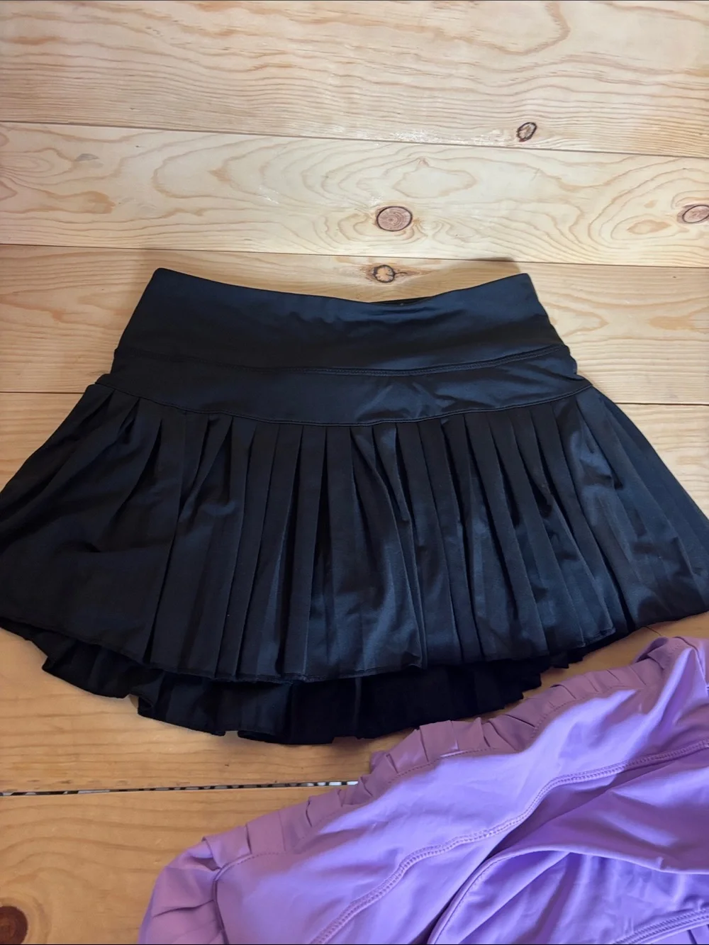 Goldhinge revolve lot of 2 pleated skorts size M